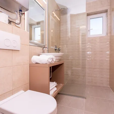 Neda Apartment *